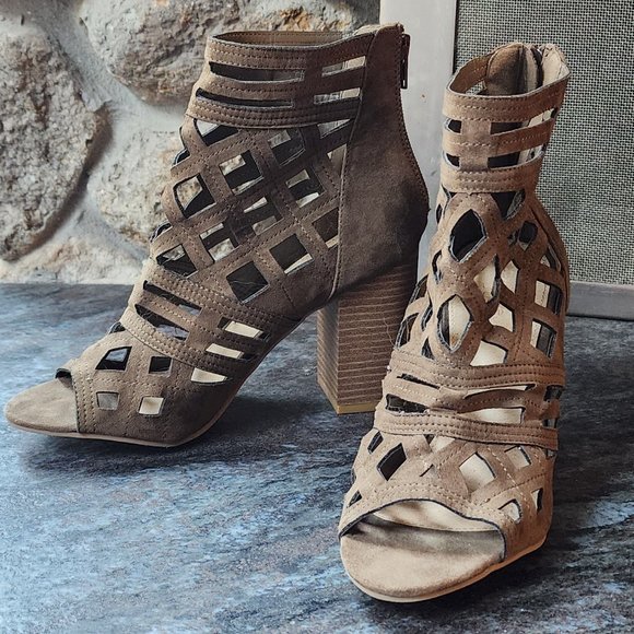 NWOT Charlotte Russe Brown Caged Peep Toe Block Heels Size 8 - Picture 7 of 15